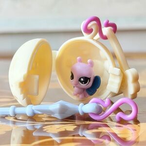 Littlest Pet Shop Mini LPS Teensies Lock Key Butterfly Keychain